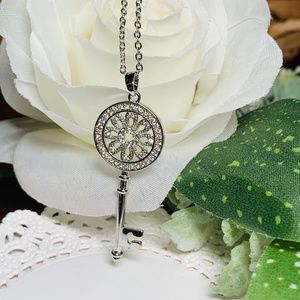 Alluring Sparkling Skeleton Key Crystal Flower Pendant Necklace